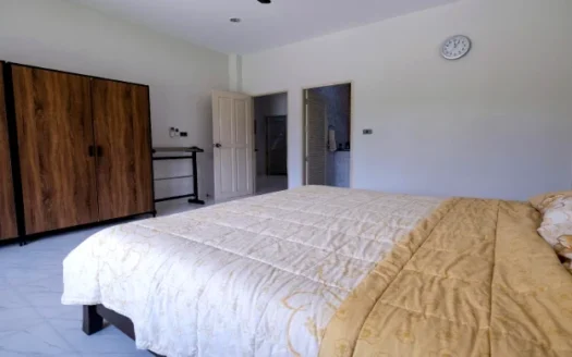 Tropical 3 Bed Family Home Near Laem Sor Beach