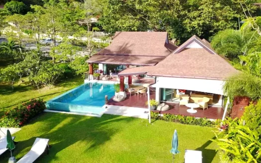 Charming 4 Bedroom Beachfront Villa in Ban Makham