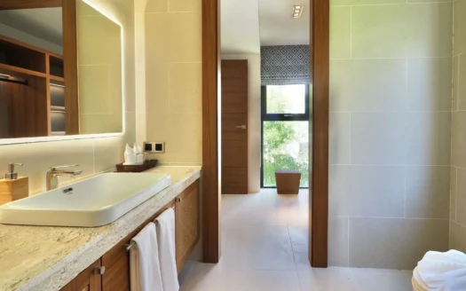 Ultra-Modern 4-Bed Luxury Villa for Sale in Bang Por