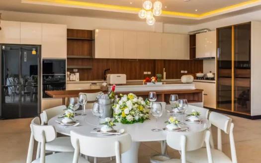 Stylish 5 Bed Luxury Beachfront Villa in Lamai