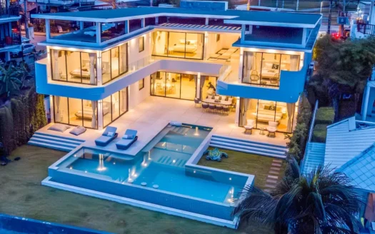 Stylish 5 Bed Luxury Beachfront Villa in Lamai